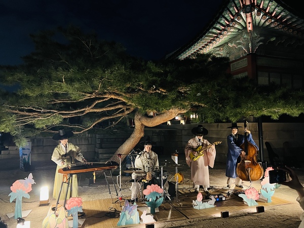 A traditional music performance showcased the theme of 'Four Seasons of Hanbok.'