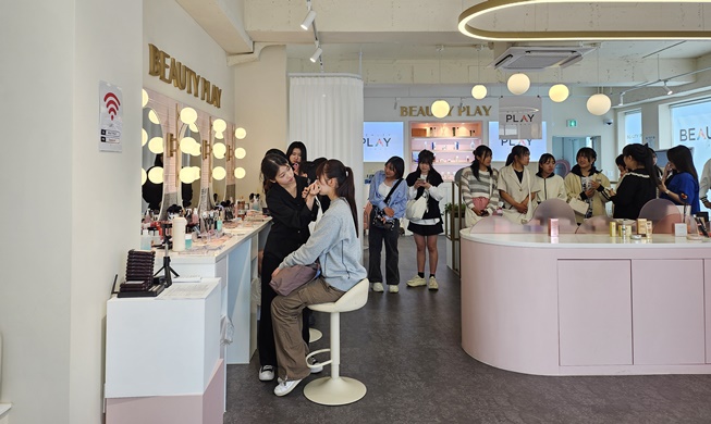 Pop-up store gives foreign tourists diverse beauty experience